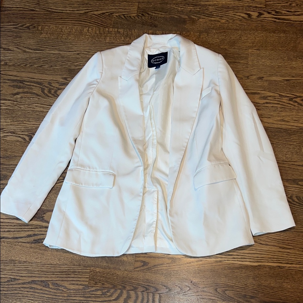 Scoop NYC White Tailored Blazer